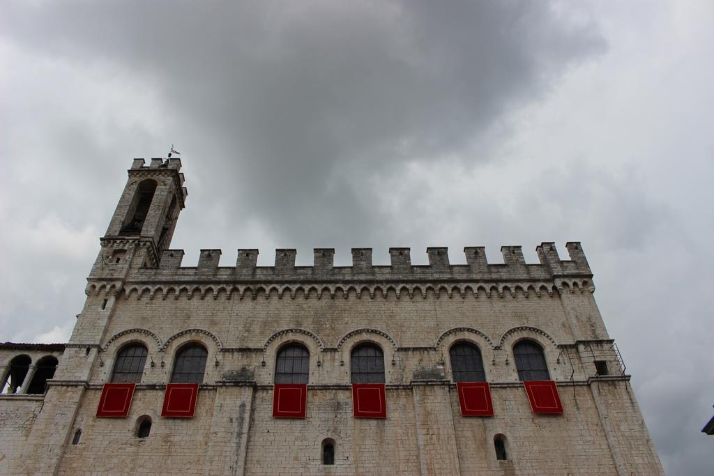 Hotel Pinolo Gubbio Bagian luar foto