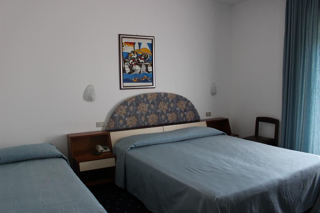 Hotel Pinolo Gubbio Bagian luar foto