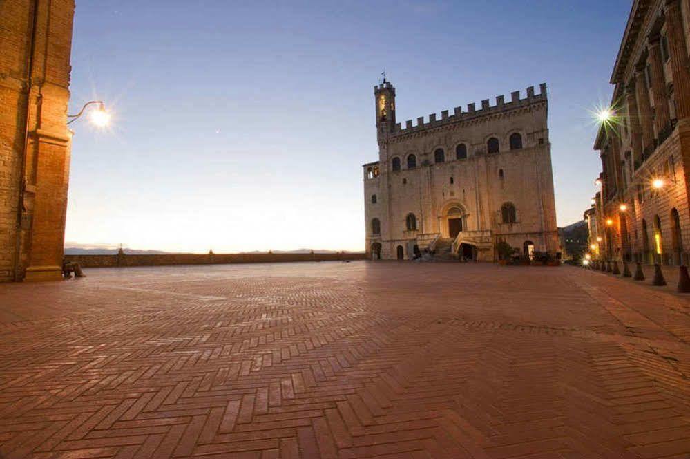 Hotel Pinolo Gubbio Bagian luar foto